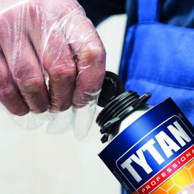 TYTAN 60 SEKUND montážne PUR penové lepidlo pištoľové